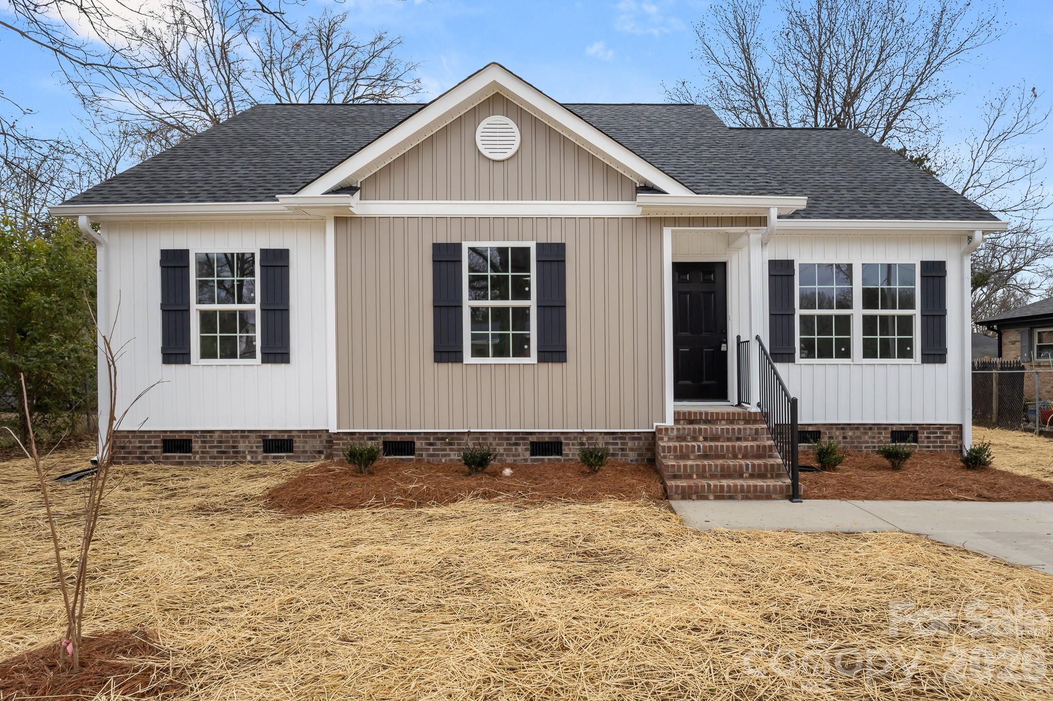 545 Washington Street Rock Hill, SC 29730 - Photo 1 of 29 a front view of a house with a yard