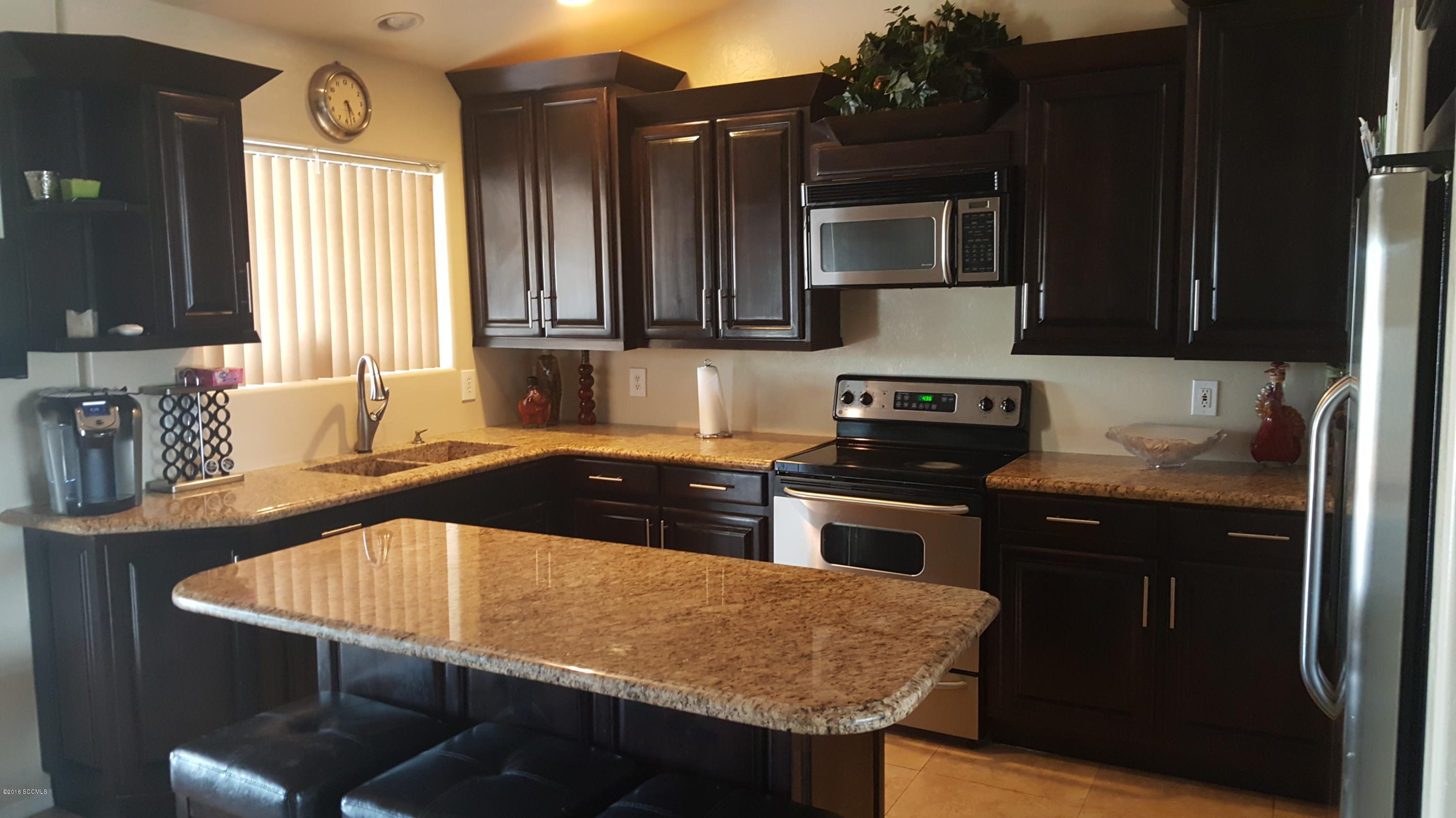 881 Rice Lane Rio Rico, AZ 85648 - Photo 2 of 24