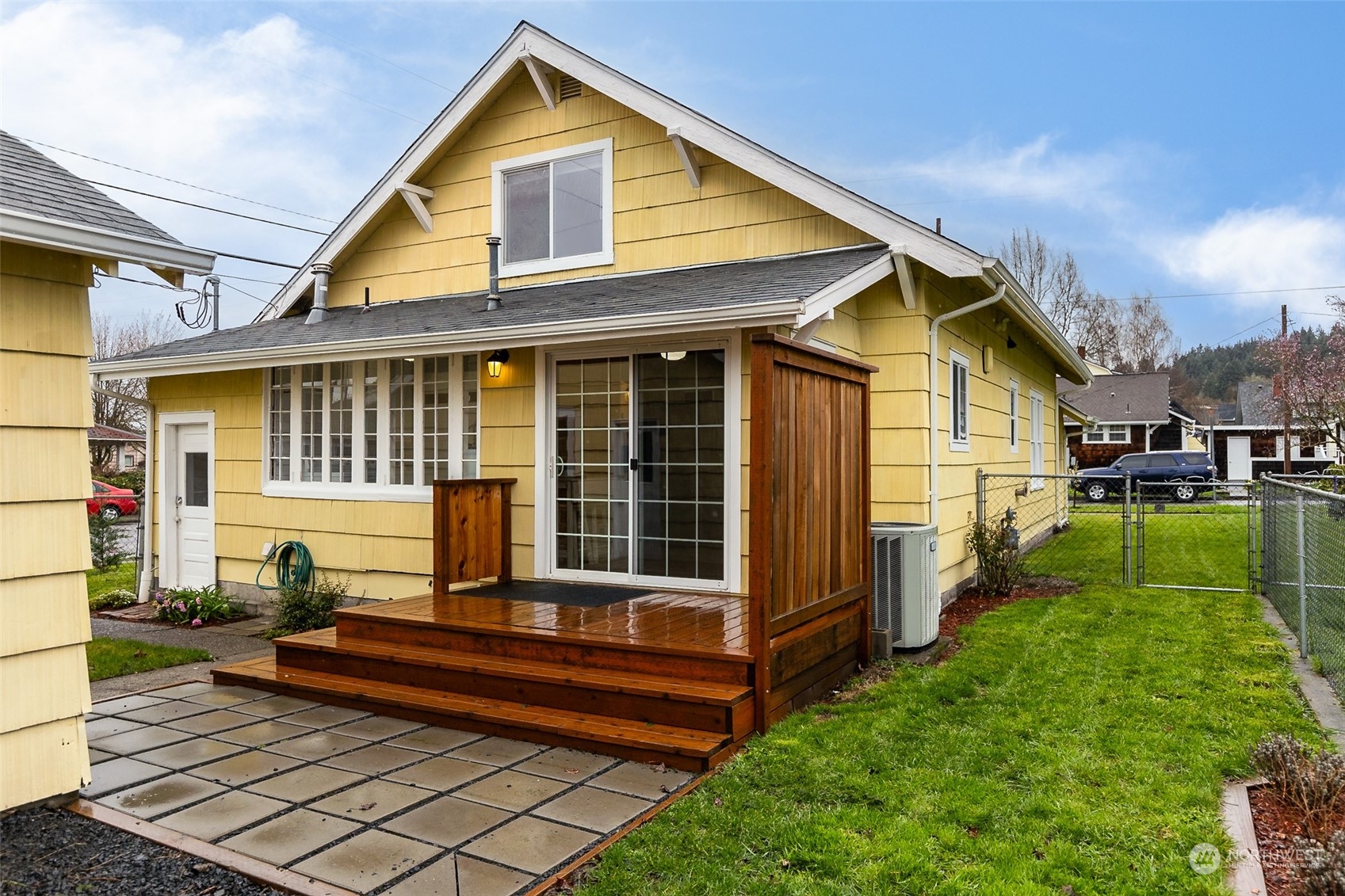 190 Southwest Lewis Street Chehalis, WA 98532 - Photo 26 of 30 a front view of a house with a yard