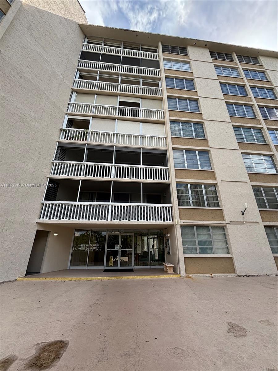 6901 Environ Boulevard, Unit 3F Lauderhill, FL 33319 - Photo 13 of 16 a view of a large building