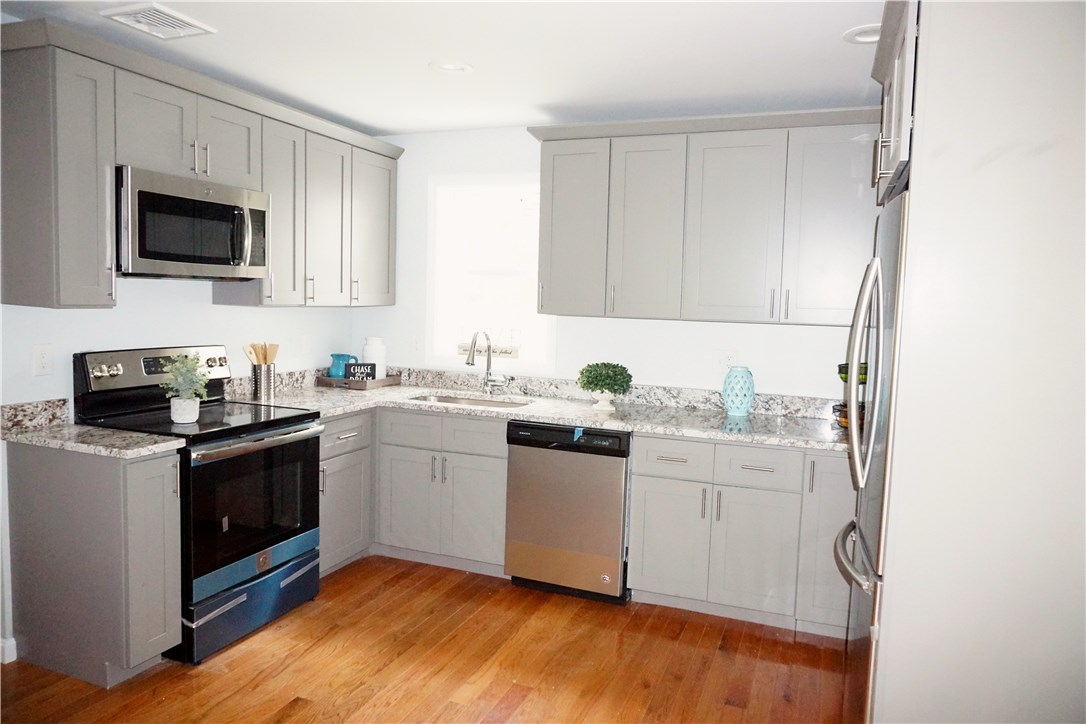 9 Pierce Street Coventry, RI 02816 - Photo 5 of 34 Gallery Image 5