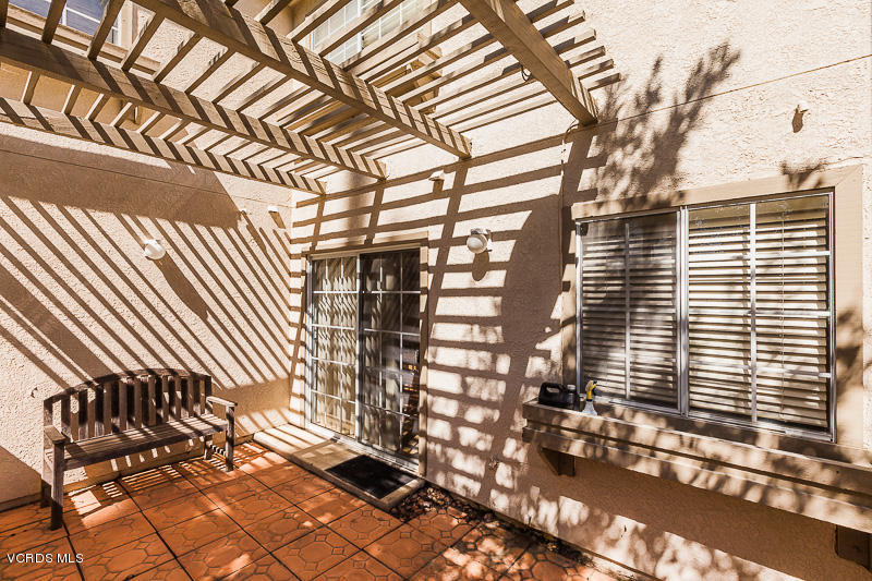 1225 Fitzgerald Road, Unit B Simi Valley, CA 93065 - Photo 29 of 34 a view of entryway with a street