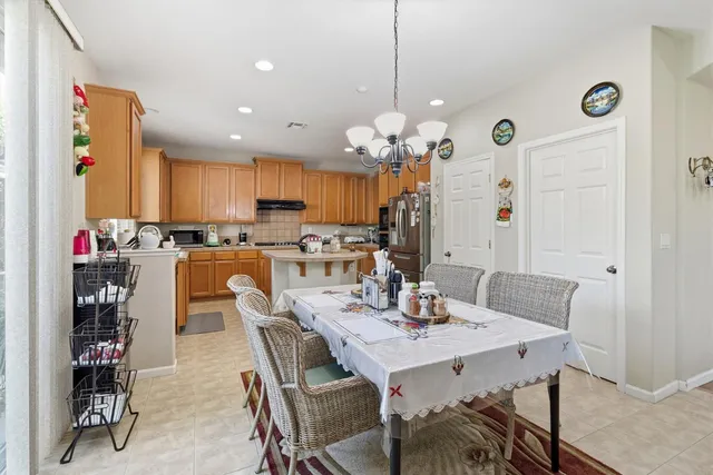 $699,900 | 2857 Maybrook Drive, Sacramento, CA 95835