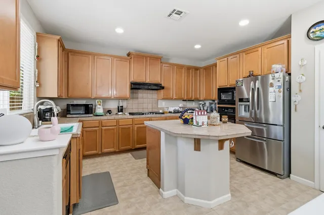 $699,900 | 2857 Maybrook Drive, Sacramento, CA 95835