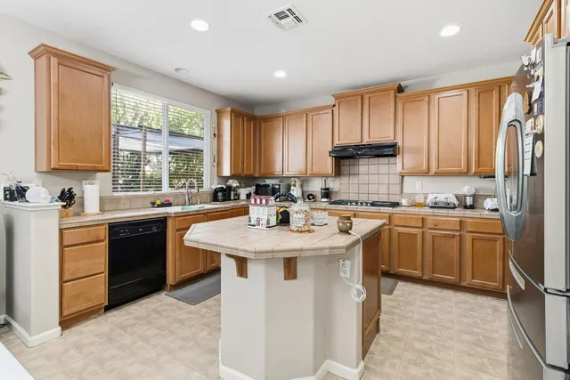 $699,900 | 2857 Maybrook Drive, Sacramento, CA 95835