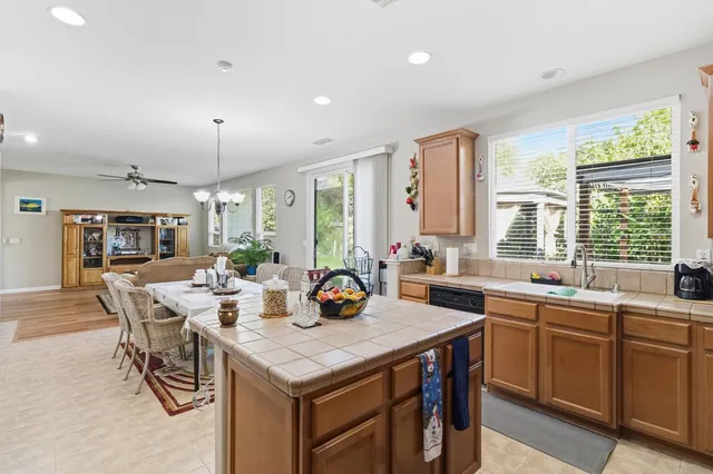 $699,900 | 2857 Maybrook Drive, Sacramento, CA 95835