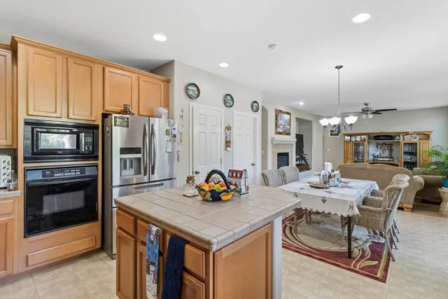 $699,900 | 2857 Maybrook Drive, Sacramento, CA 95835