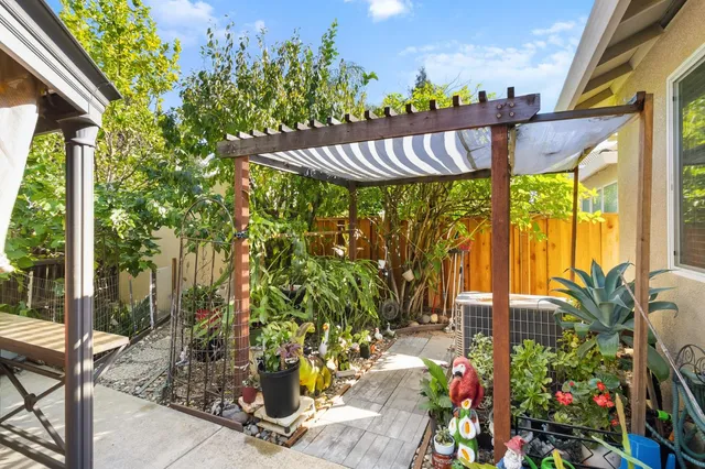 $699,900 | 2857 Maybrook Drive, Sacramento, CA 95835