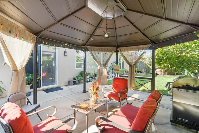 $699,900 | 2857 Maybrook Drive, Sacramento, CA 95835