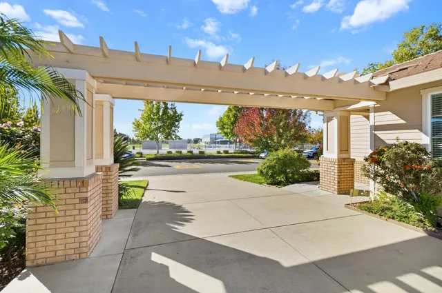 $699,900 | 2857 Maybrook Drive, Sacramento, CA 95835