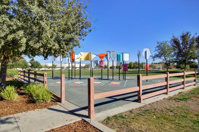 $699,900 | 2857 Maybrook Drive, Sacramento, CA 95835