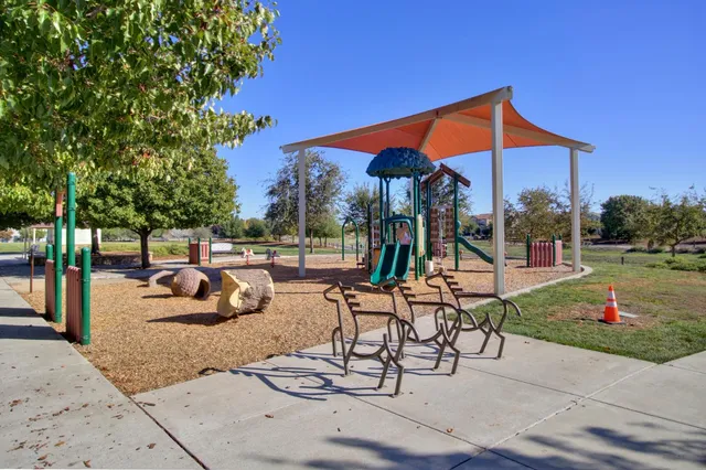 $699,900 | 2857 Maybrook Drive, Sacramento, CA 95835