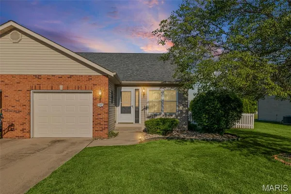 $178,600 | 10929 Kentfield Drive, Lebanon, IL 62254