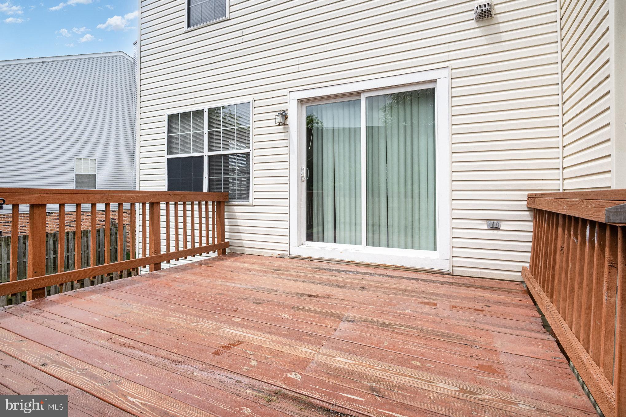 107 Wimbeldon Court Stafford, VA 22556 - Photo 29 of 32 a view of a wooden deck