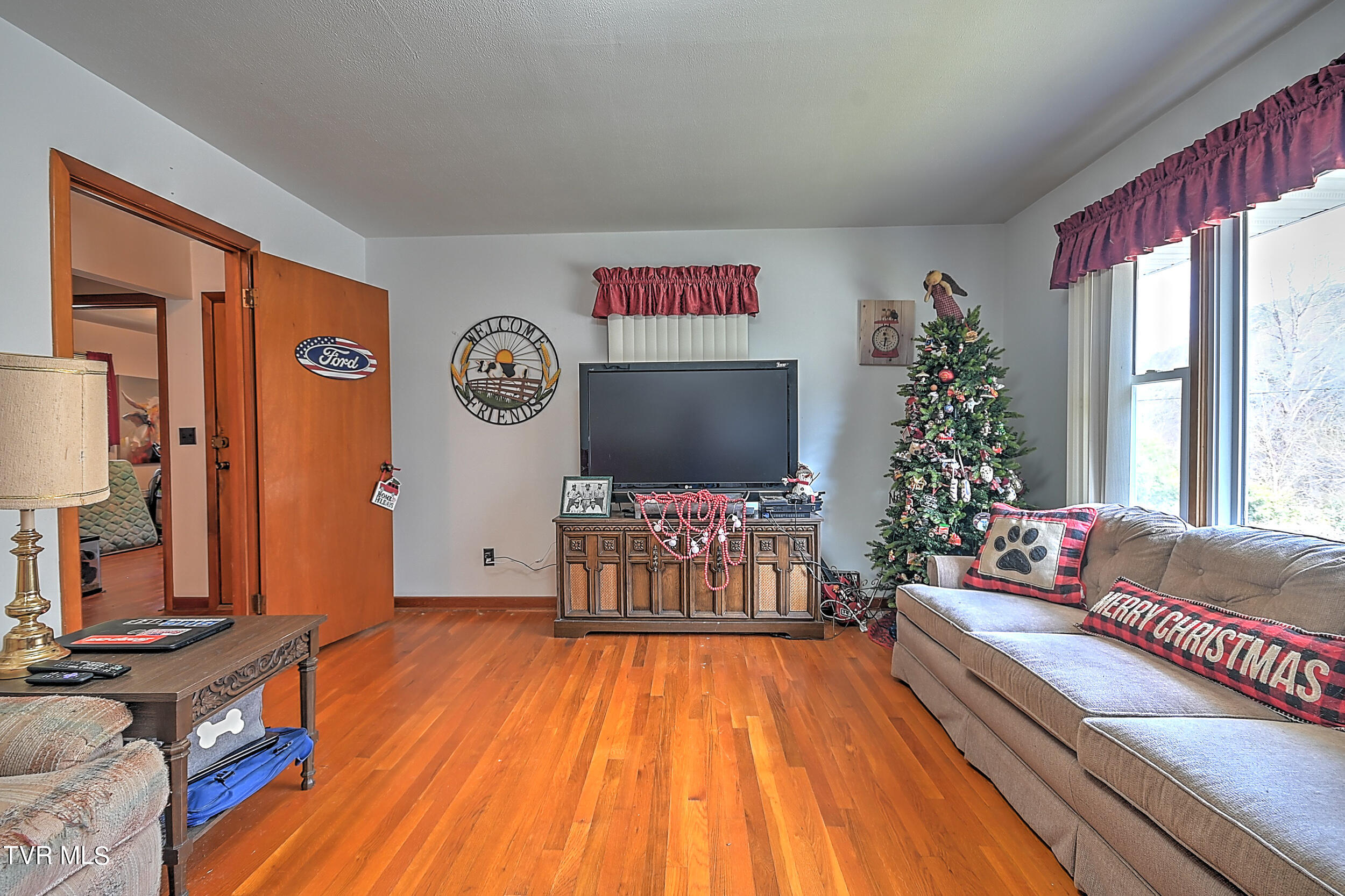 193 Tucker Hollow Road West Fall Branch, TN 37656 - Photo 3 of 37 193 Tucker Hollow AC-17