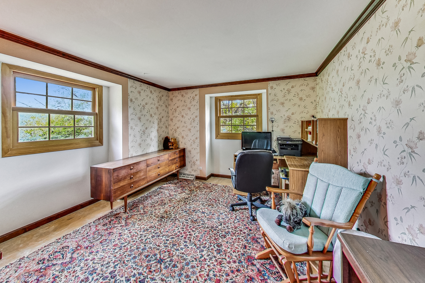 544 Northgate Road Lindenhurst, IL 60046 - Photo 20 of 32 a workspace with furniture and window