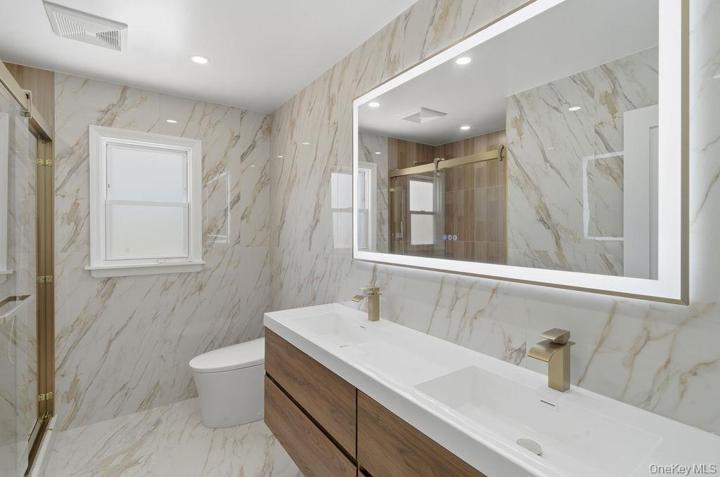 2934 Kinloch Road Wantagh, NY 11793 - Photo 17 of 34