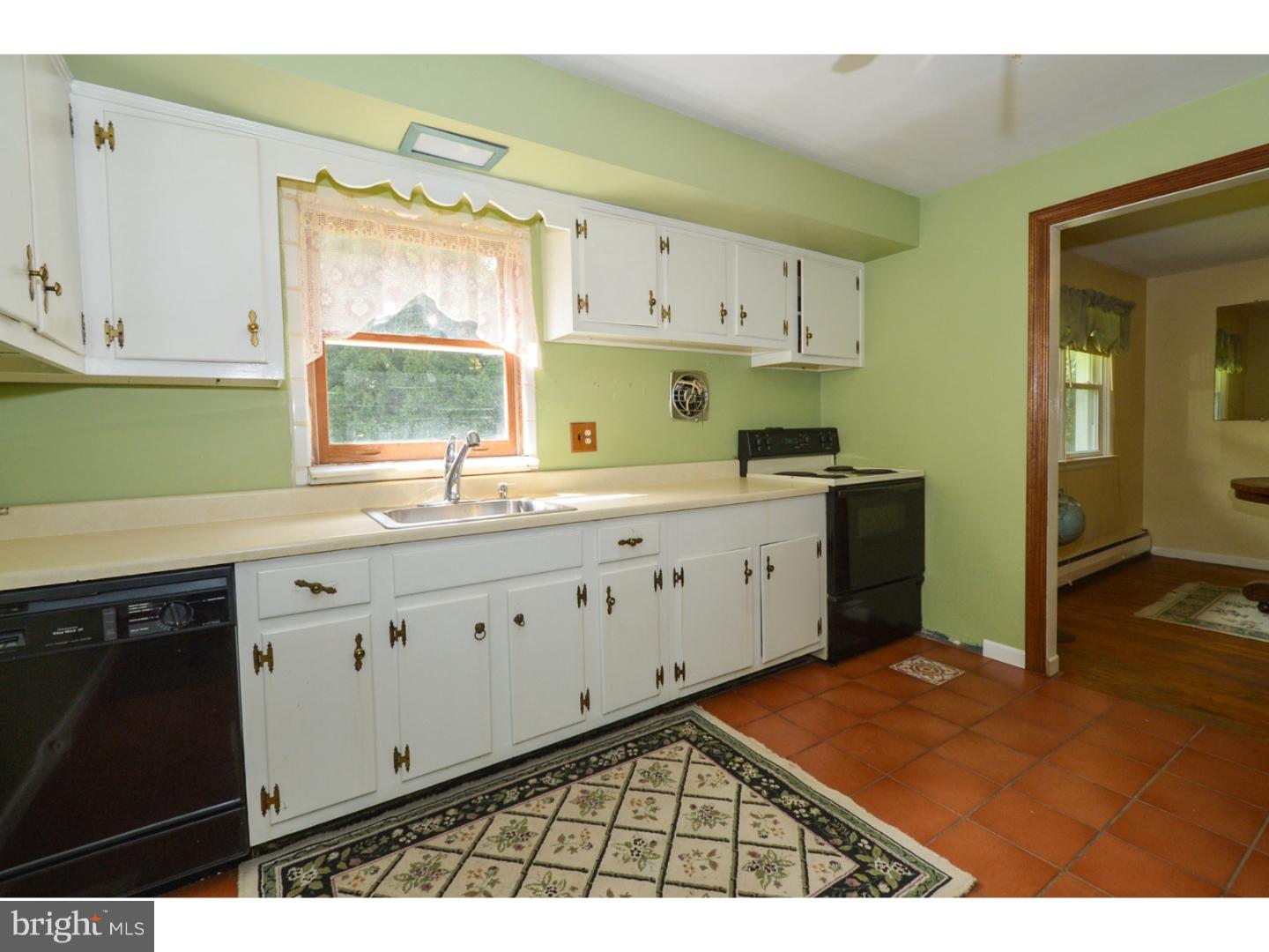 26 Borton Road Audubon, PA 19403 - Photo 8 of 21 Kitchen