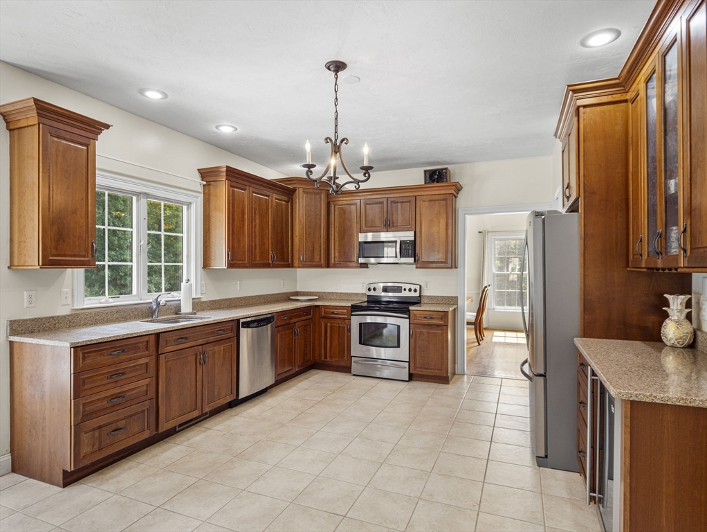 73 Danforth Road Tyngsboro, MA 01879 - Photo 5 of 42 Gallery Image 5