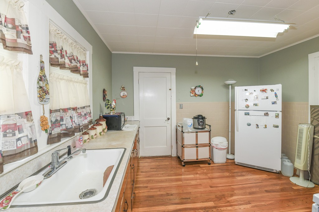 68-70 Edgecliff Road Watertown, MA 02472 - Photo 7 of 19 Gallery Image 7