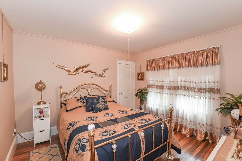 68-70 Edgecliff Road Watertown, MA 02472 - Photo 8 of 19 Gallery Image 8