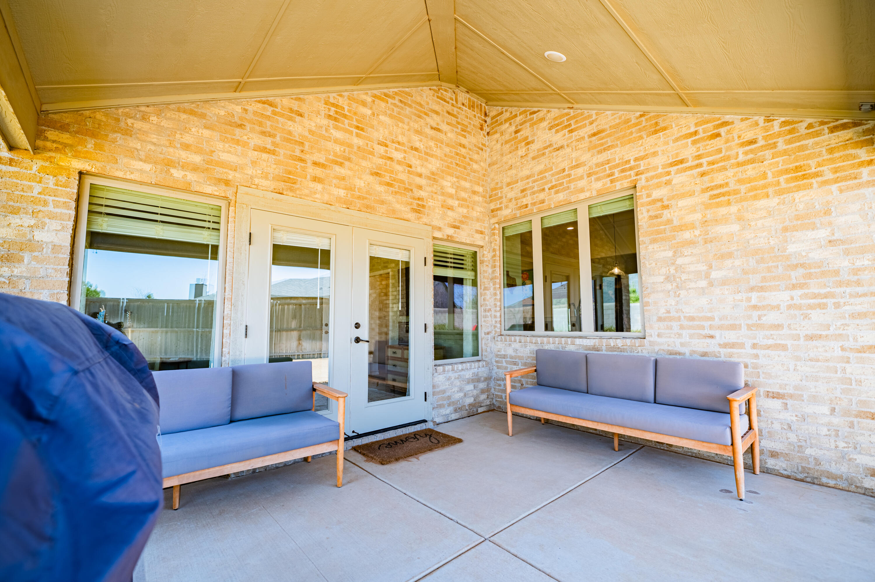 3442 126th Street Lubbock, TX 79423 - Photo 49 of 53 a living room with furniture and a window