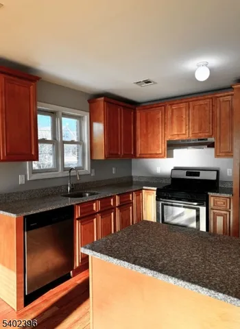 $2,000 | 104 Luttgen Place, Unit 4, Linden, NJ 07036