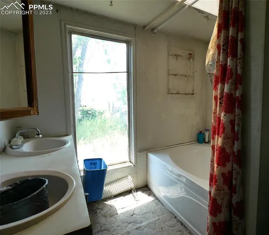 a view of workspace with windows