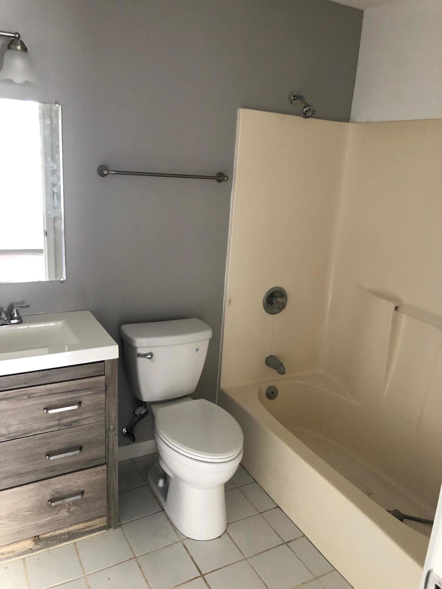 14 Rue D Etretat Destin, FL 32541 - Photo 13 of 26 Bathroom