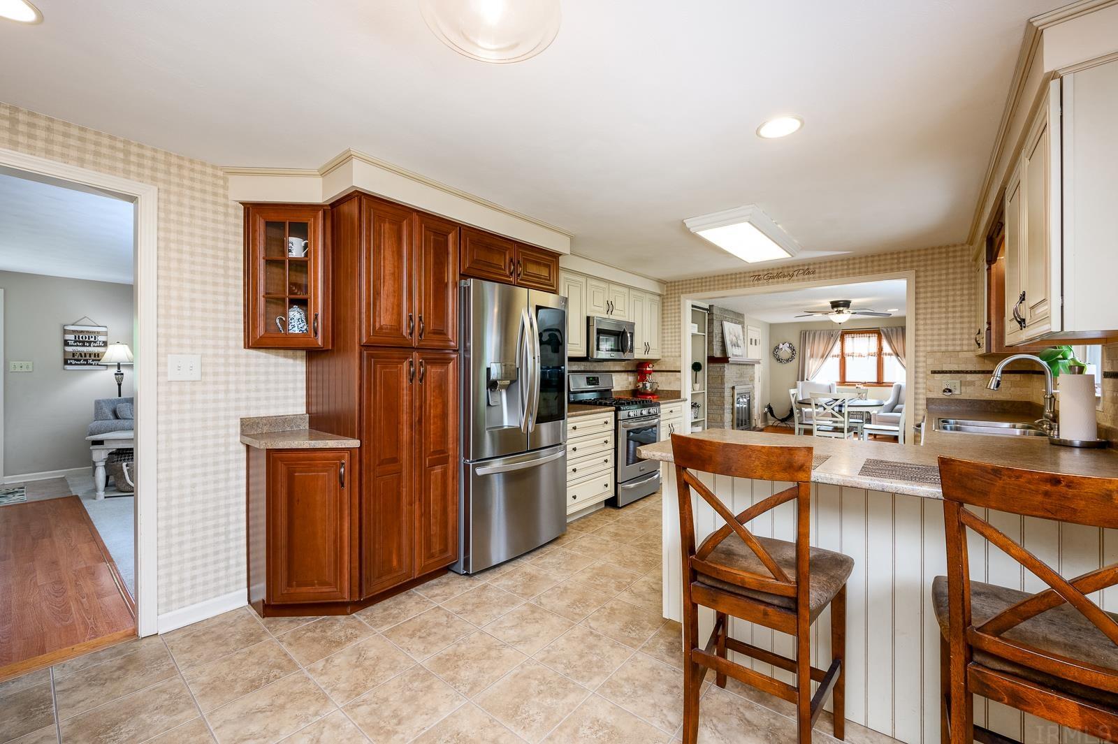 9507 Carriage Lane Fort Wayne, IN 46804 - Photo 12 of 36