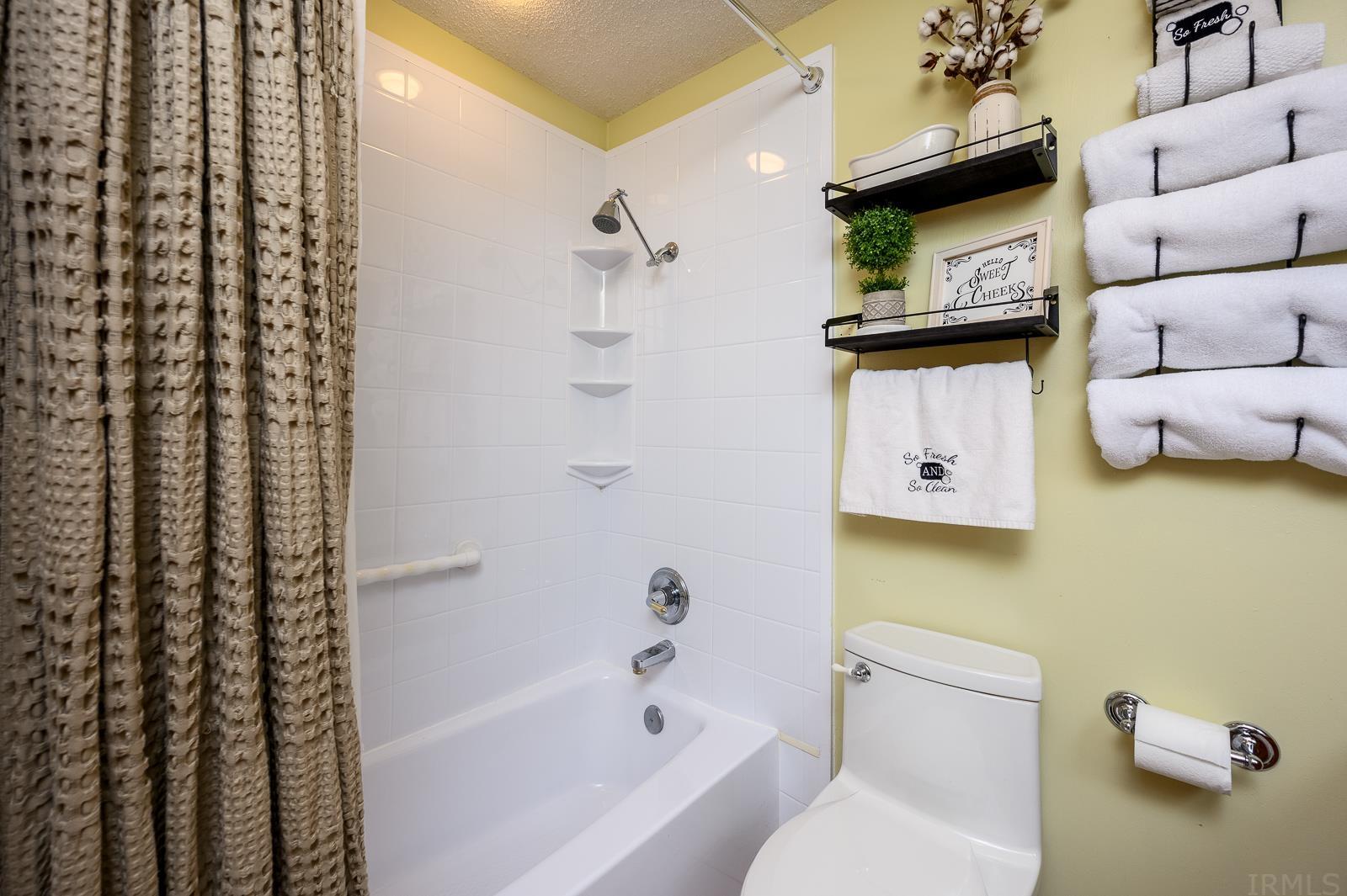 9507 Carriage Lane Fort Wayne, IN 46804 - Photo 19 of 36
