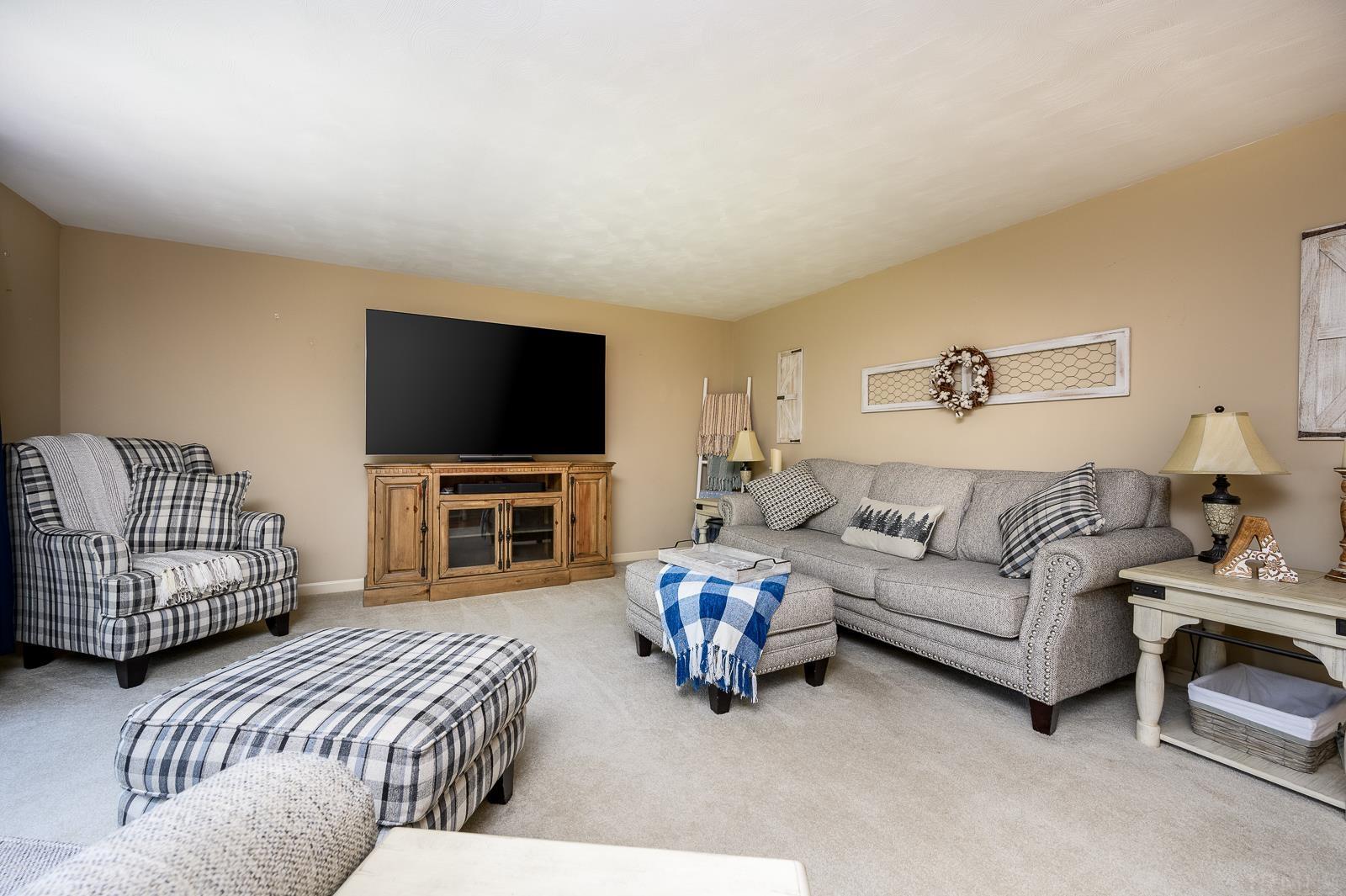 9507 Carriage Lane Fort Wayne, IN 46804 - Photo 6 of 36