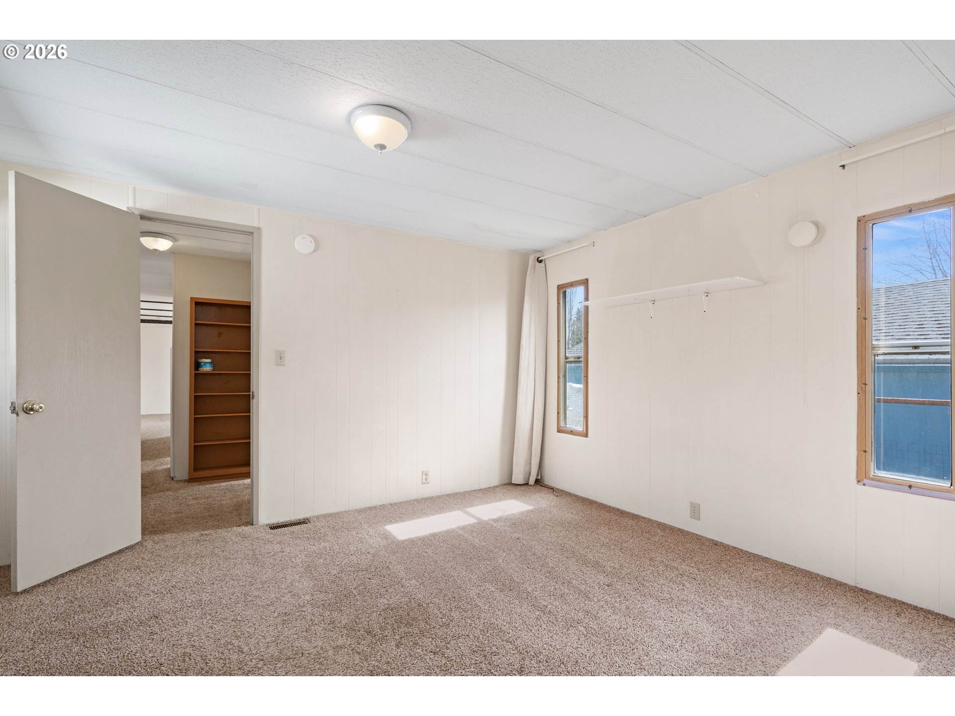 1566 Laura Street Springfield, OR 97477 - Photo 12 of 37