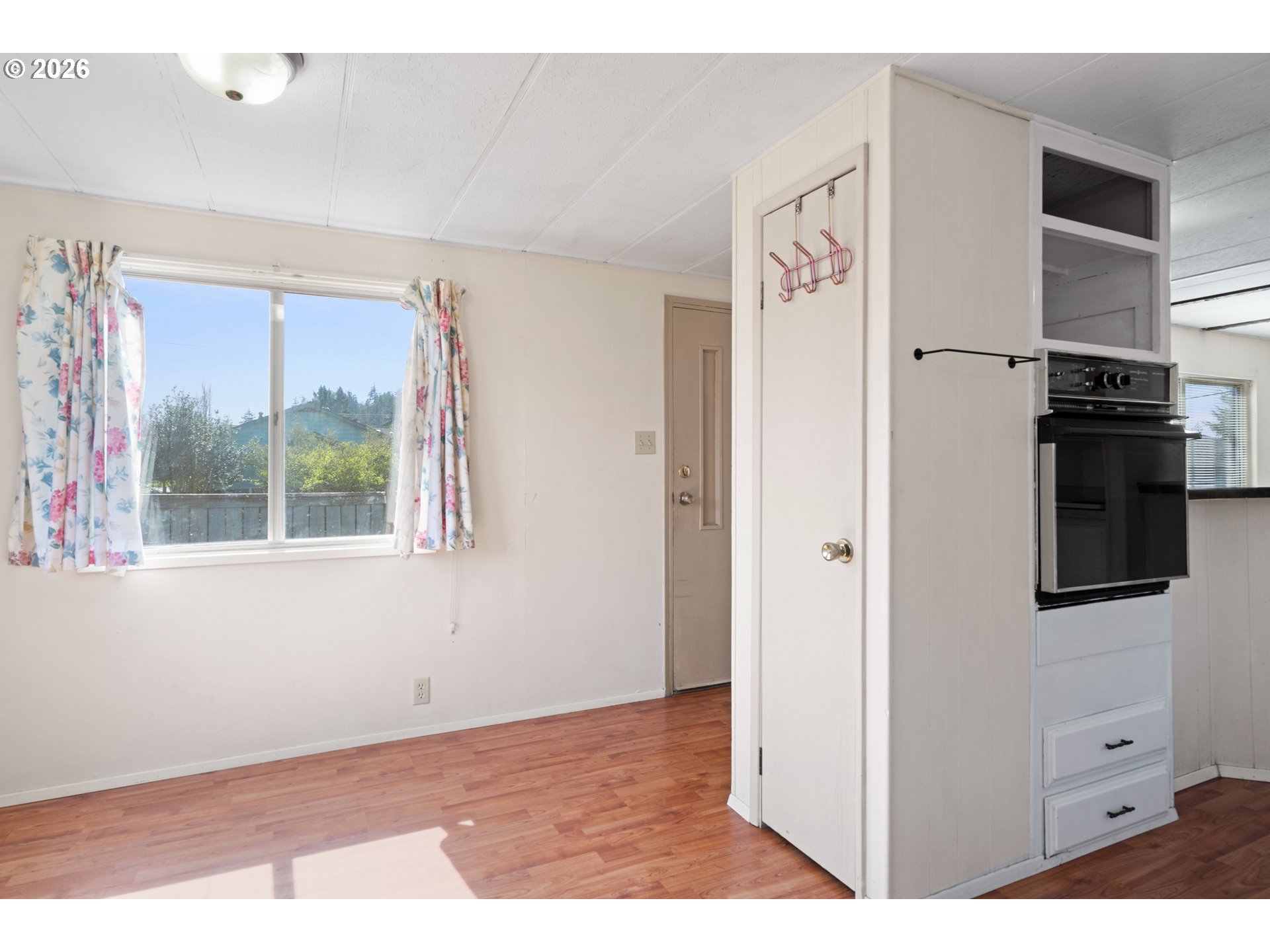 1566 Laura Street Springfield, OR 97477 - Photo 15 of 37