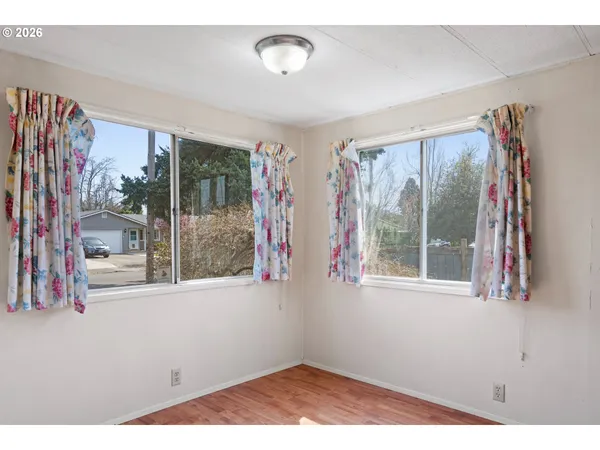 $299,900 | 1566 Laura Street, Springfield, OR 97477