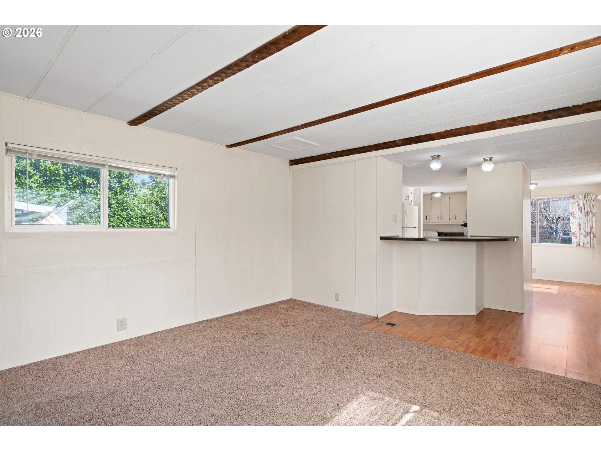 1566 Laura Street Springfield, OR 97477 - Photo 2 of 37