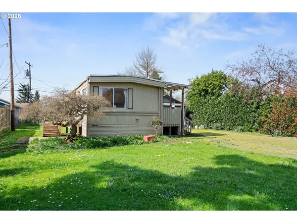 $299,900 | 1566 Laura Street, Springfield, OR 97477