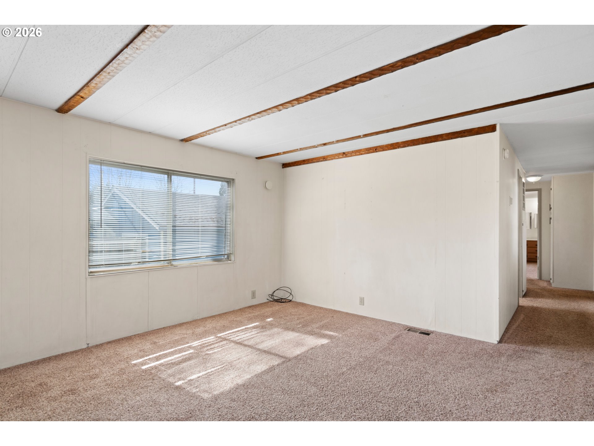 1566 Laura Street Springfield, OR 97477 - Photo 3 of 37