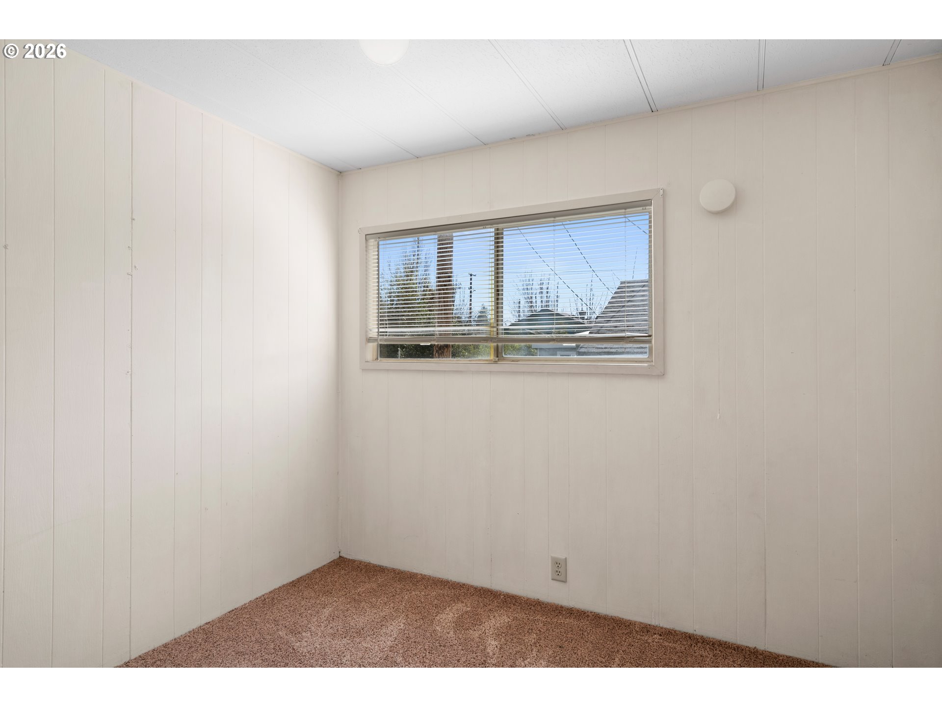 1566 Laura Street Springfield, OR 97477 - Photo 5 of 37