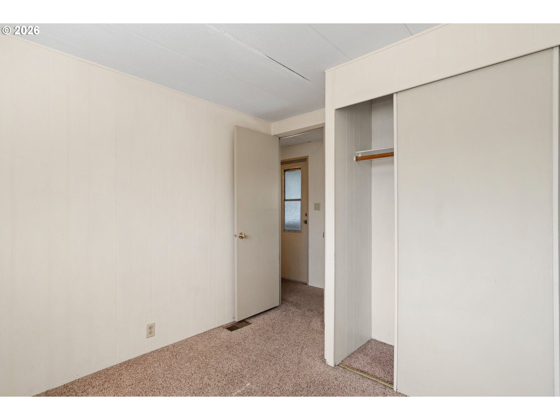 1566 Laura Street Springfield, OR 97477 - Photo 6 of 37