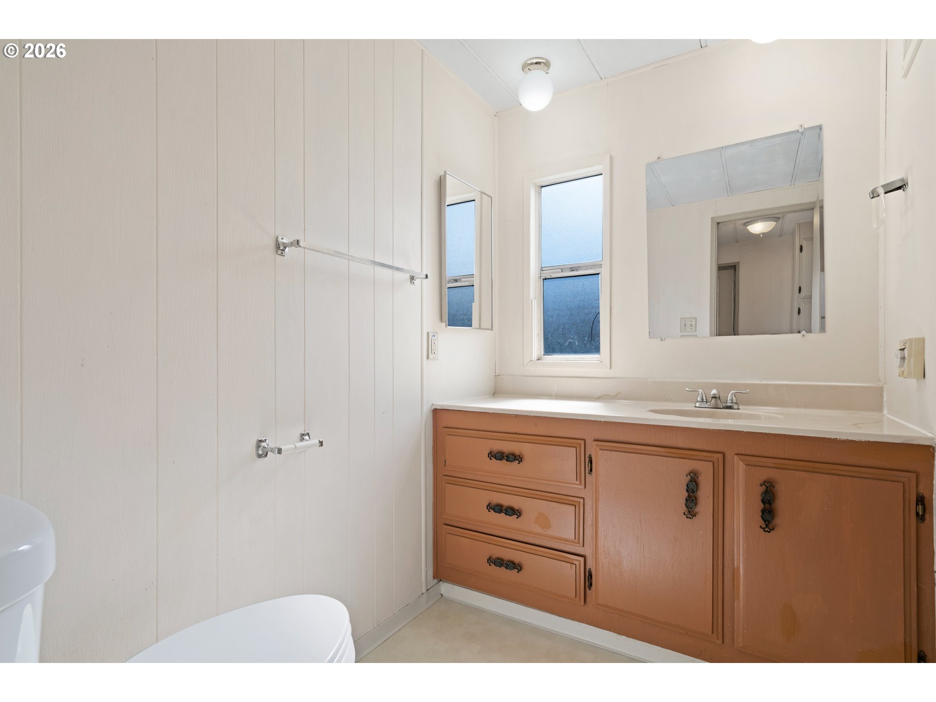 1566 Laura Street Springfield, OR 97477 - Photo 7 of 37