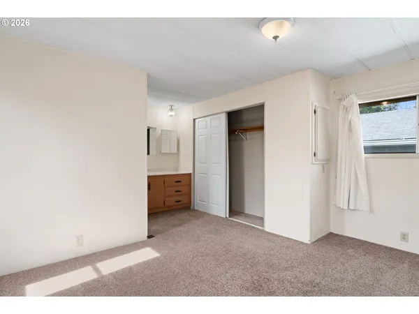 $299,900 | 1566 Laura Street, Springfield, OR 97477