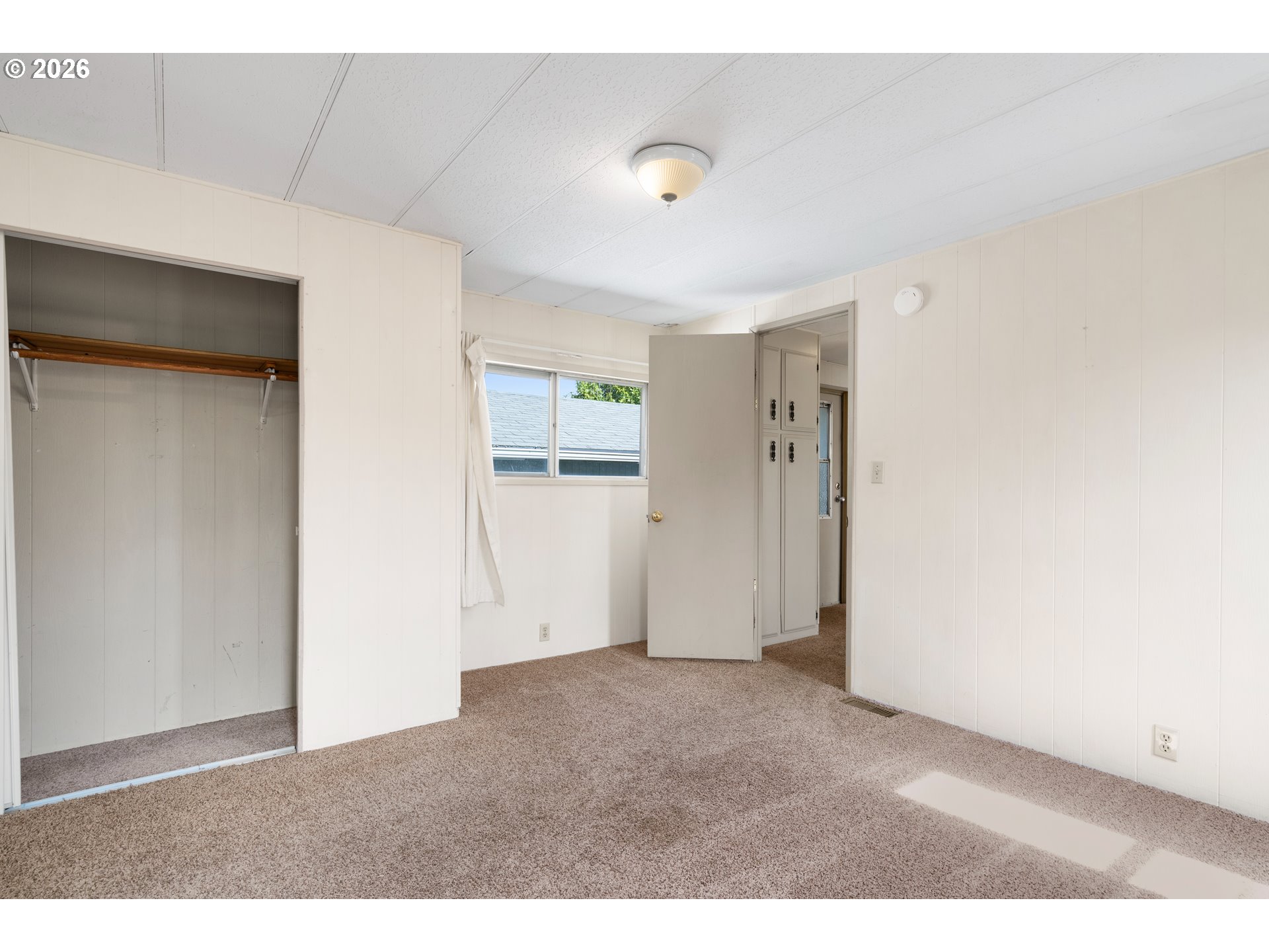 1566 Laura Street Springfield, OR 97477 - Photo 10 of 37