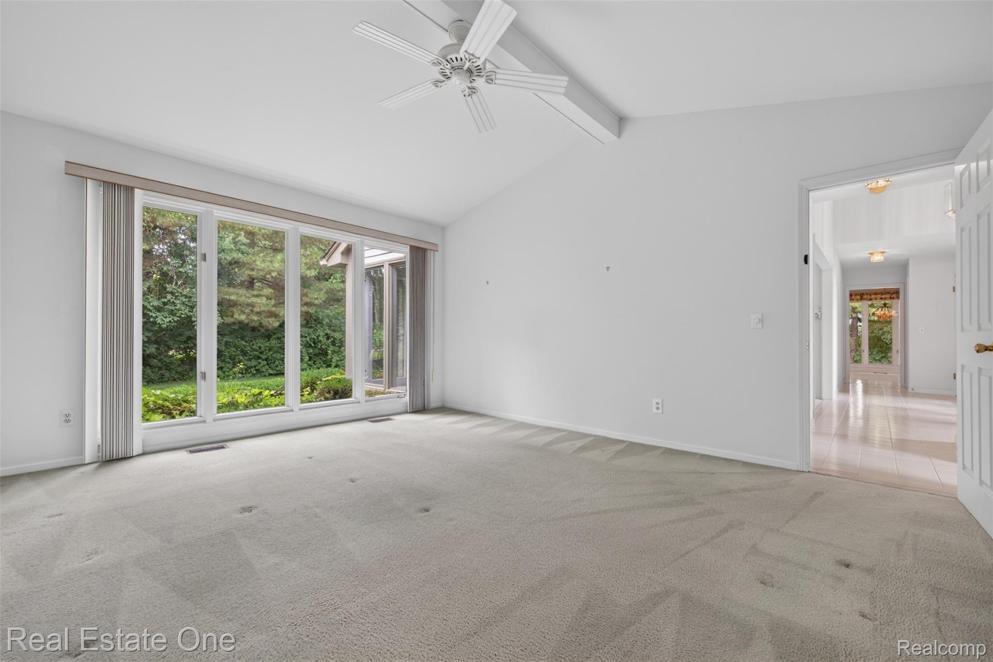 3400 Wedgewood Drive Rochester, MI 48306 - Photo 31 of 49 29) Primary Suite.jpg