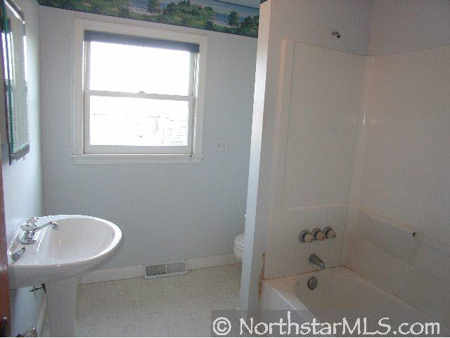 36282 Old Homer Road Winona, MN 55987 - Photo 8 of 10 Gallery Image 8
