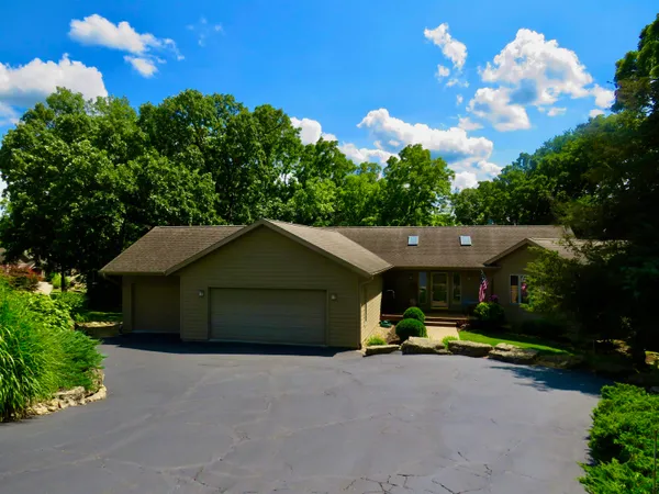 $569,900 | 11 Peninsula Drive, Galena, IL 61036