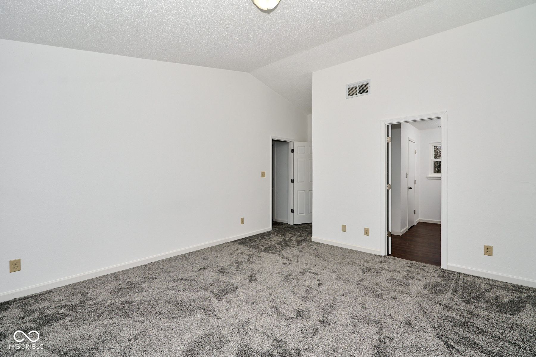 5424 Milhouse Road Indianapolis, IN 46221 - Photo 38 of 48 Gallery Image 38