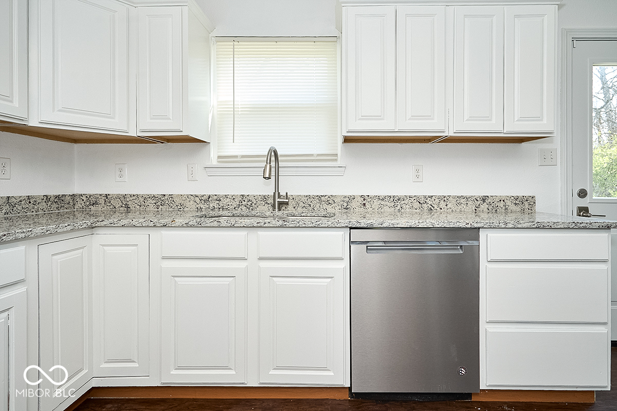 5424 Milhouse Road Indianapolis, IN 46221 - Photo 6 of 48 Gallery Image 6