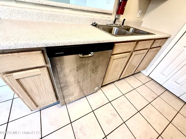 $1,175 | Undisclosed Address, Gautier, MS 39553