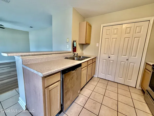 $1,175 | Undisclosed Address, Gautier, MS 39553